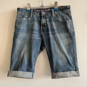 LEVI’S classic 365 Bermuda shorts - size 2/26